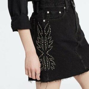 NWT Levi's High Rise Decon Studded Skirt sz 24 25